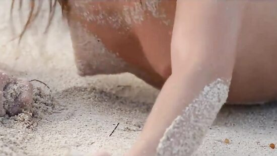 Секс на берегу моря