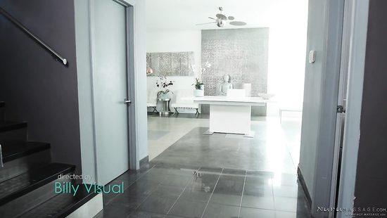 Практикантка массажистка вместе с мастерицей вдвоём обслужили клиента