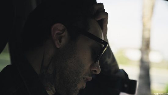 Татуированный красавчик жёстко отпорол в гостинице девушку своей мечты