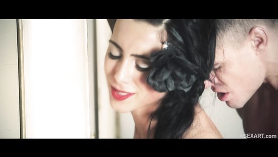 В лютый мороз так приятно заниматься сексом с красавицей женой