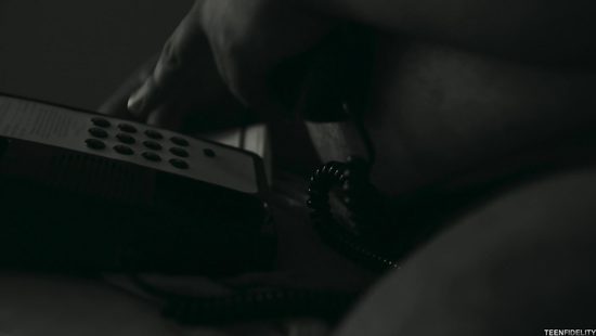 Женатый самец изменяет жене с очаровательной тёлкой по вызову