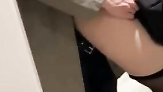 Отдалась на первом свидании...