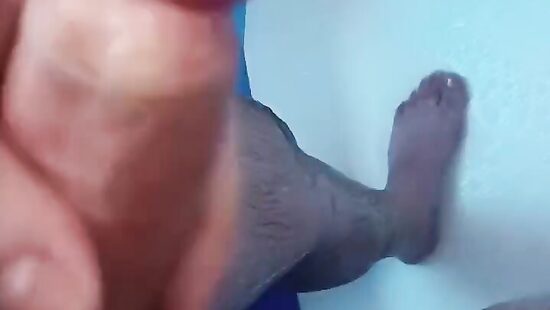 Кончаю в душе