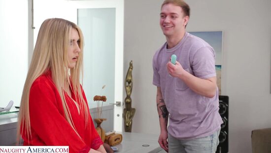 Маминой подруге не хватает друга