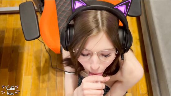 Откуда деньги на скины в Valorant?