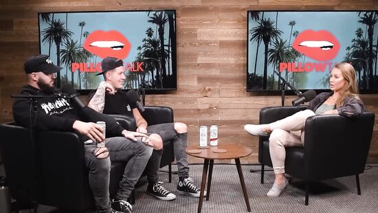 Подкаст "Pillow Talk": Николь Энистон