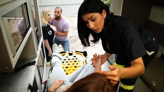 Экстренный вызов на секс втроем