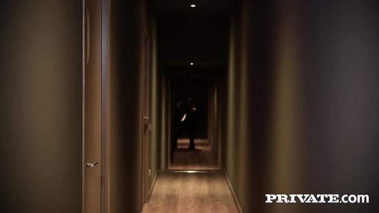 Поймала мужа в борделе с куклой и согласилась на анальный секс