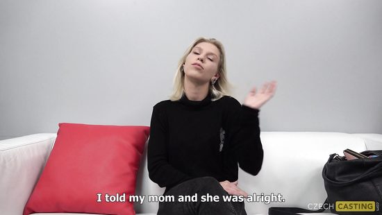 Чешская любительница на кастинге дрочит киску и чпокается с агентом