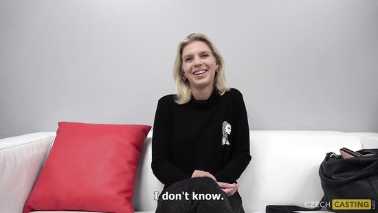 Чешская любительница на кастинге дрочит киску и чпокается с агентом