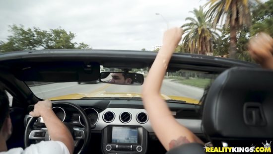 Сумасшедшая сексуальная латинка на курорте подцепила богатого мажора