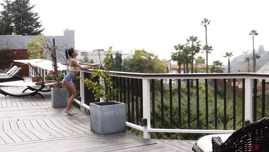 Учитель истории попал в сексуальные сети студентки латинки