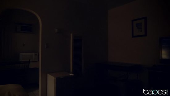 Идеальная девушка плюнула на приличия и сняла для секса гламурного самца