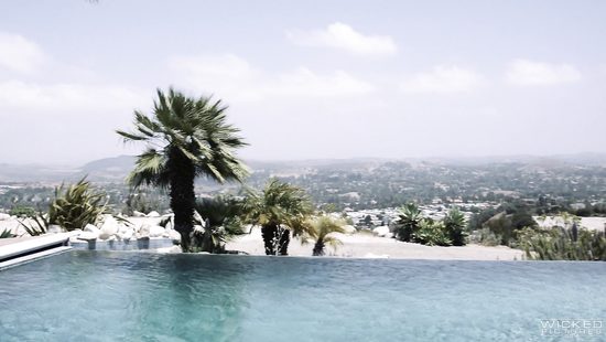 Поделилась с подругами как на курорте дала своему лысому начальнику