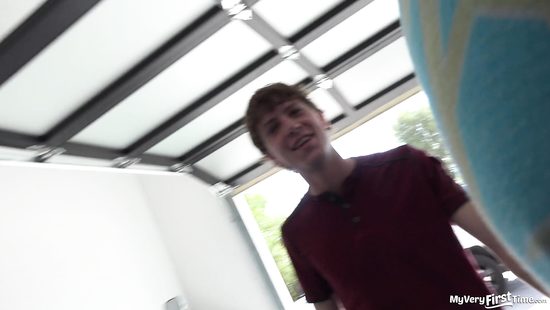 На кастинге молодая блондинка согласилась чпокнуться с первым встречным