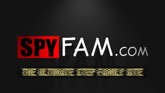 Трахнул молодую студентку на скрытую камеру и кончил ей в манду