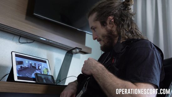 Хороший парень лейтенант Бруно за свободу отодрал пойманную проститутку