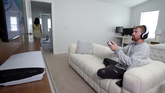 Так бывает, если не удовлетворяешь жену