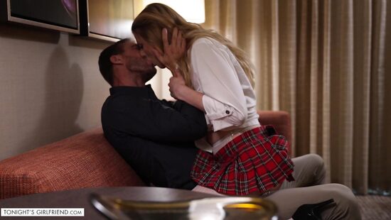 Исполнишь роль студентки?