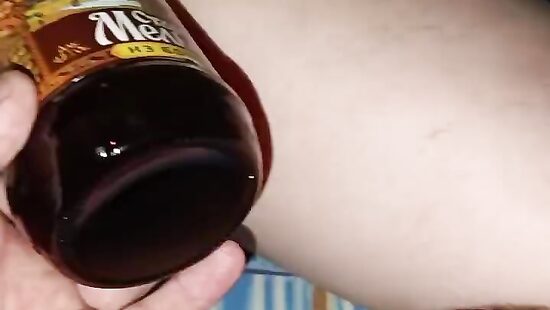 Засунул бутылку в жопу спящей подруге