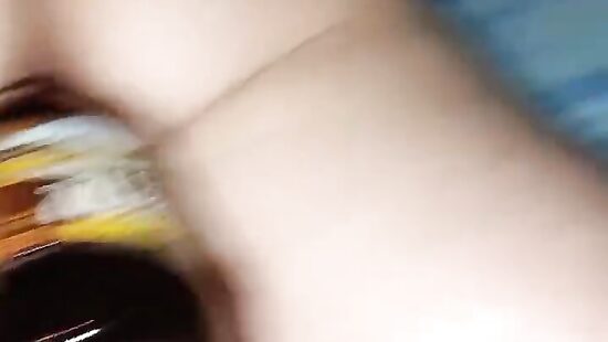 Засунул бутылку в жопу спящей подруге
