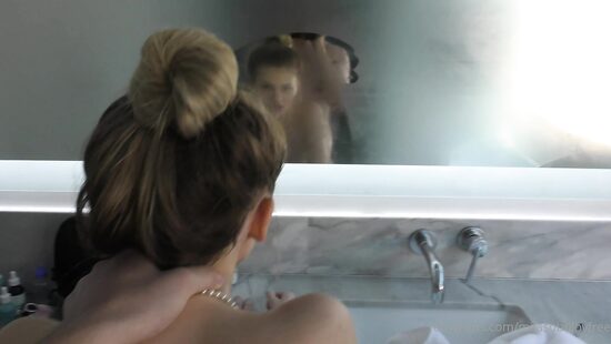 Страсть в запотевшем зеркале