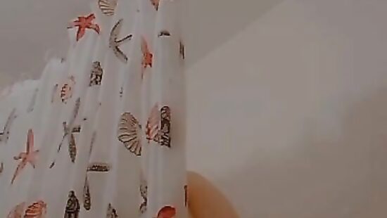 Немножко танцую в душе