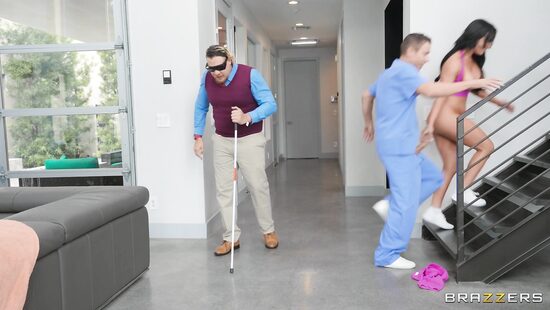 Слепой куколд и подлость курьеров