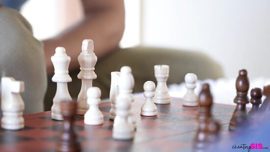 Шах и мат, сводный брат!