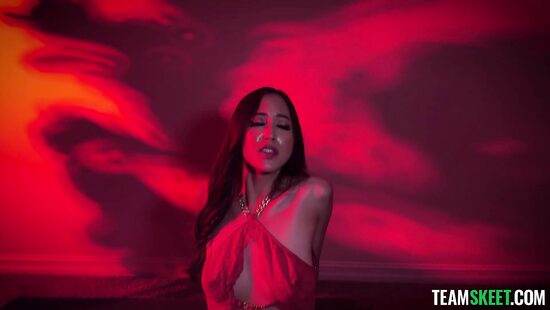 Февральская звезда Алексия Андерс