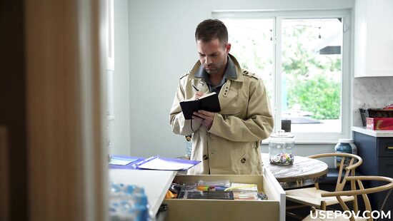 Детектив в поисках улик