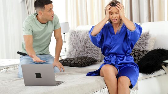 Это всего лишь порнуха, зачем орать?