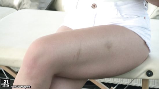 19 летняя массажистка попросила клиента сделать ей анальный массаж