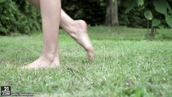 Пикник на природе с новой знакомой закончился глубоким минетом