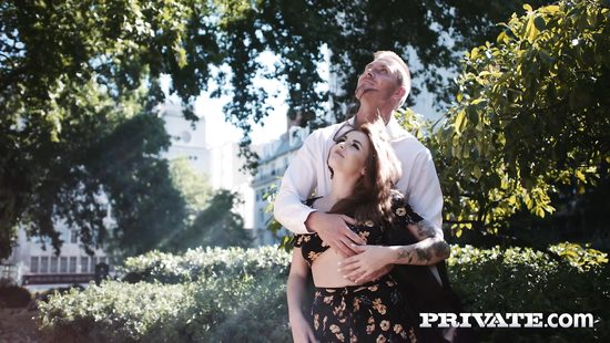 Властный богатый мужик жёстко трахнул рыженькую стройную красотку