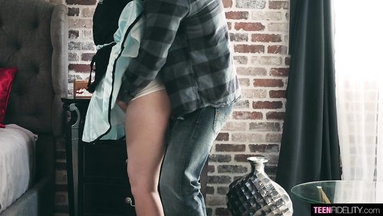 Работает на каникулах в кафе и радует избранных клиентов секретным меню