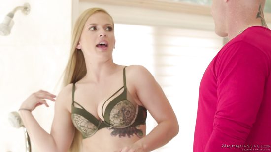 Практикантка массажистка согласилась сделать массаж постоянному клиенту