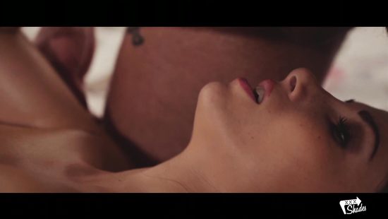 Новичок массажист размял сексуальную клиентку и случайно трахнул