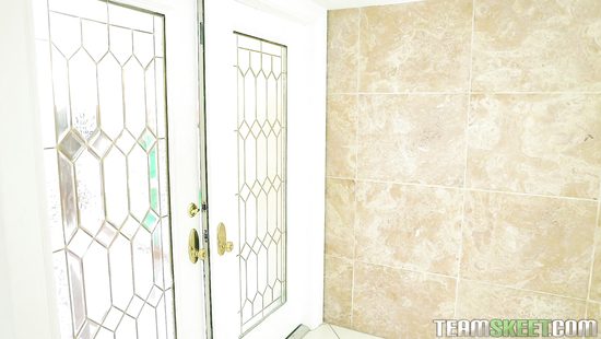 Члена любовника хватило и на деловую даму и на её молодую секретаршу