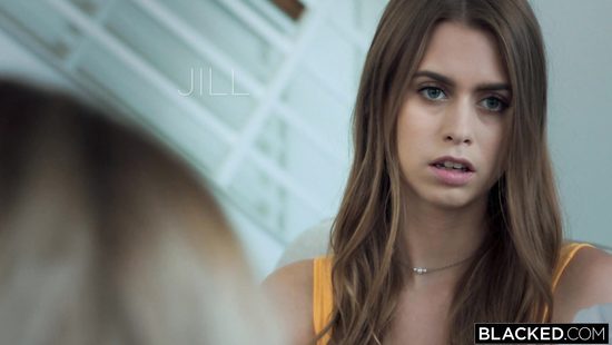 Чёрный красавчик продолбил большим членом девушку лучшего друга