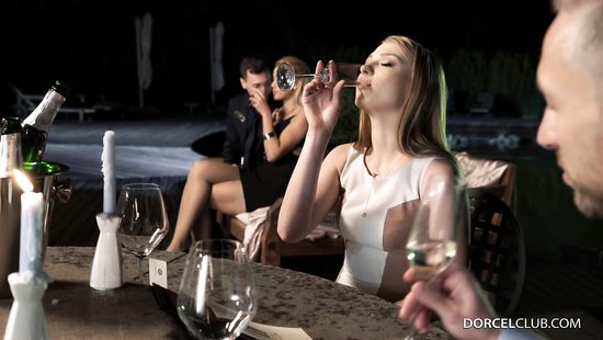 Пригласили начальство на деловой ужин и устроили анальную оргию