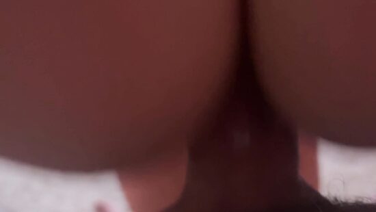 С пробкой в моей попке