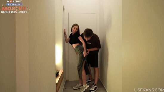 Мама учила не садиться в машину к незнакомым