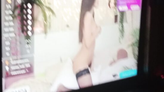 Кончил на новый диван