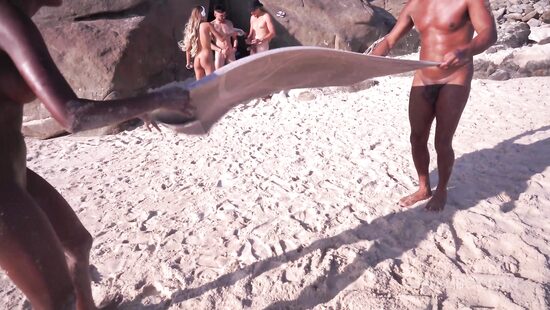 Игры на песке: Все будут смотреть