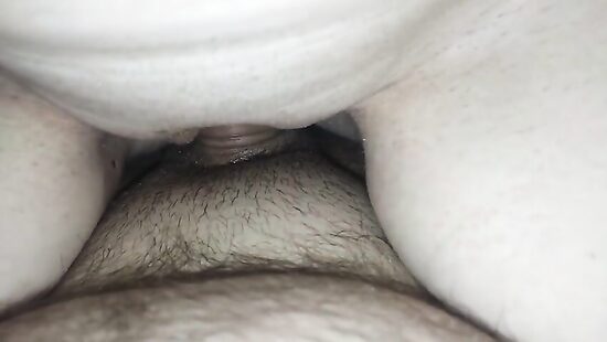 Секс письки с верху на твёрдом члене