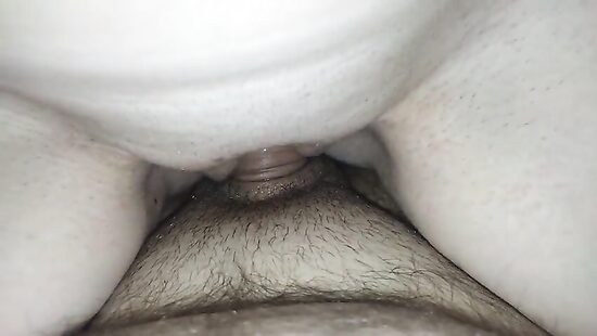 Секс письки с верху на твёрдом члене