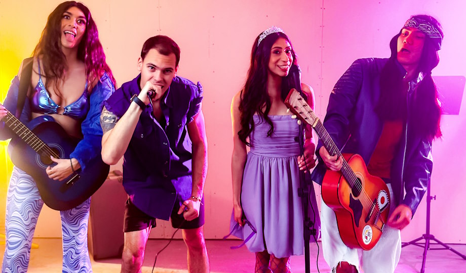 Давать интервью и сводным братьям