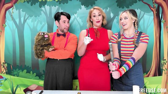 Мы с бобром вдвоем и сиськами втроём