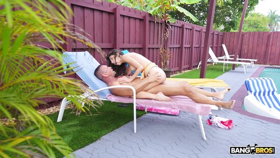 Масло льётся рекой, а сперма каплями